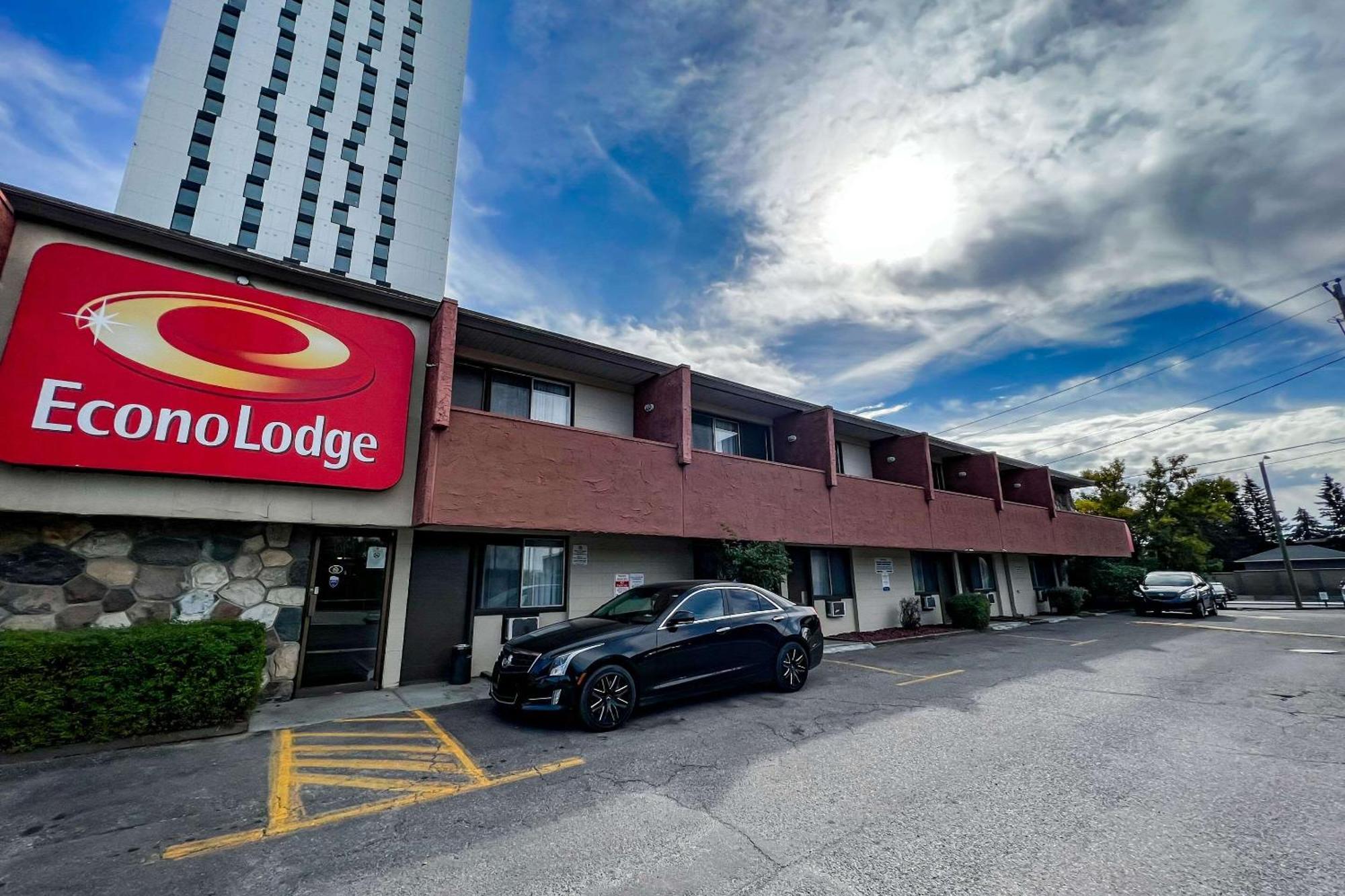 Econo Lodge Motel Village Калґарі Екстер'єр фото