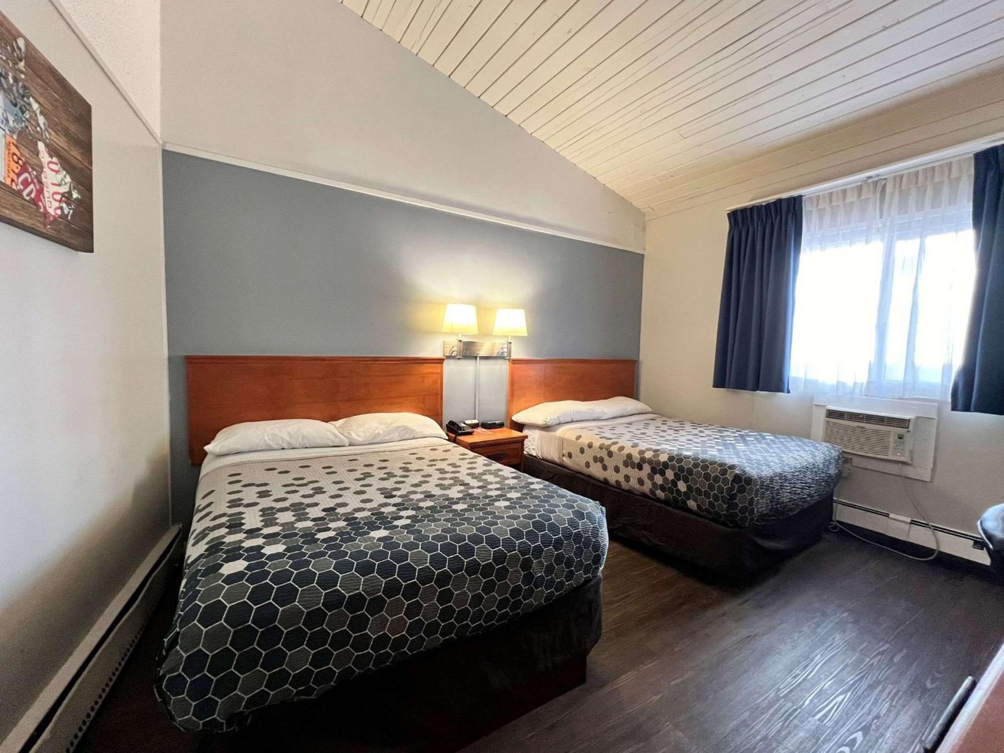 Econo Lodge Motel Village Калґарі Екстер'єр фото