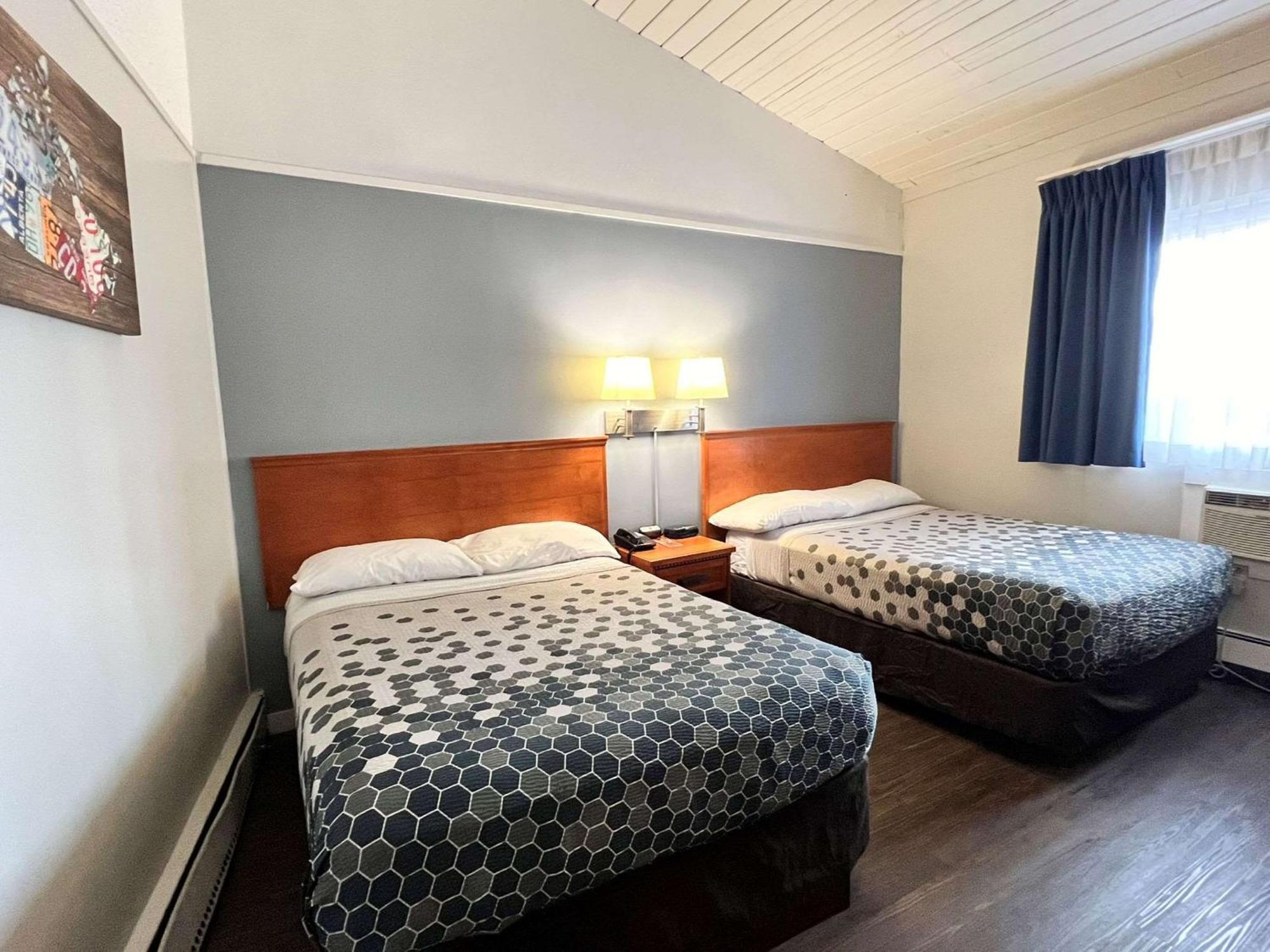 Econo Lodge Motel Village Калґарі Екстер'єр фото