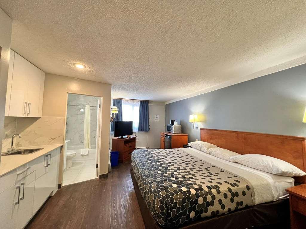 Econo Lodge Motel Village Калґарі Номер фото