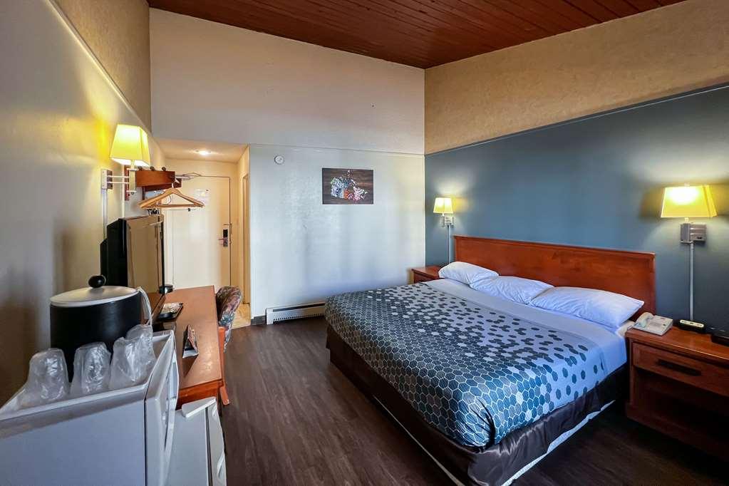 Econo Lodge Motel Village Калґарі Номер фото